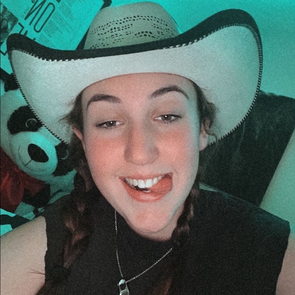 Meet your Posher, Tanna - Picture 1 of 1